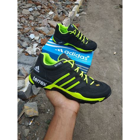 sepatu adidas terrex terbaru